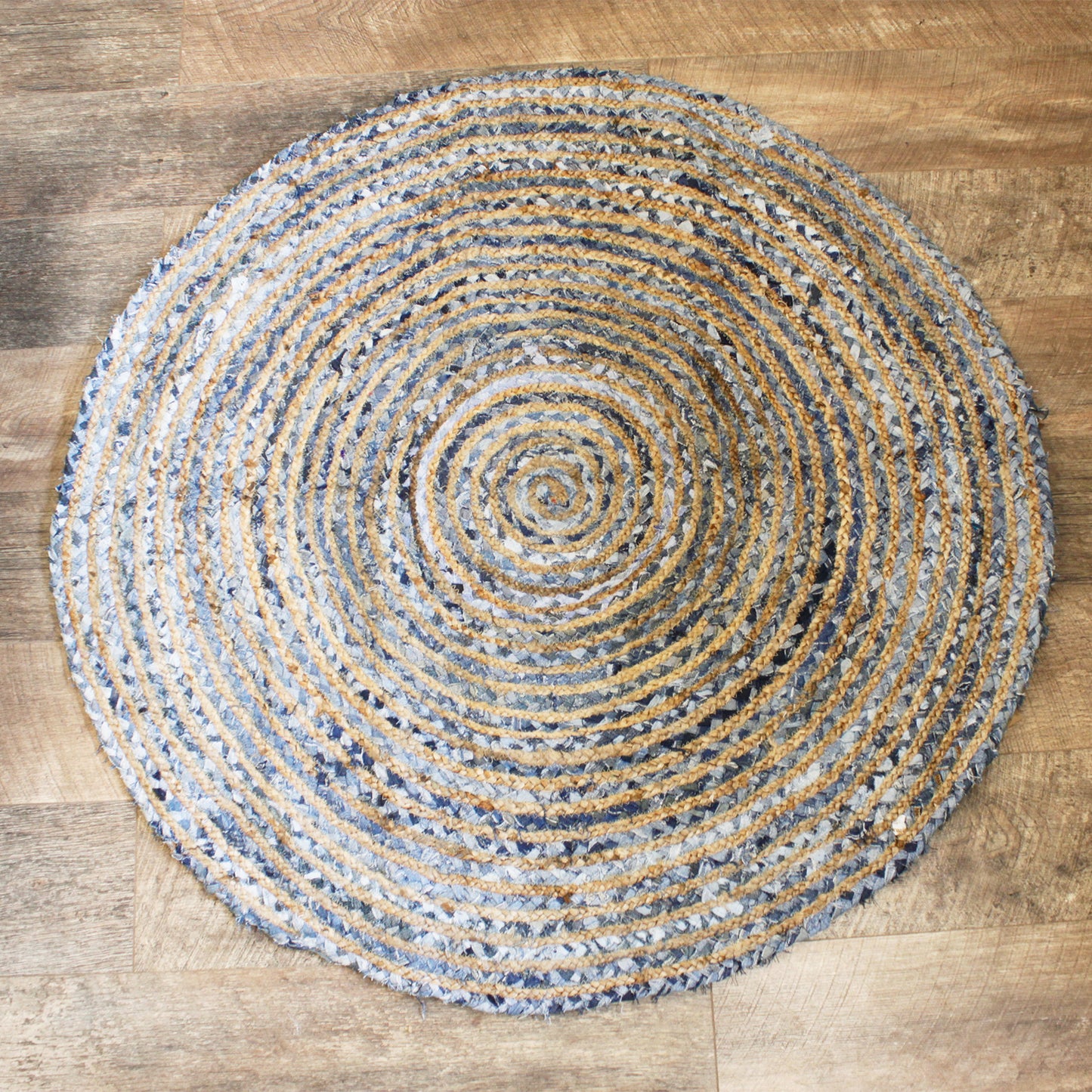 Tapis rond  en jute beige artisanal indien - décoration hippie, boho pour le salon, la chambre, le salon de yoga