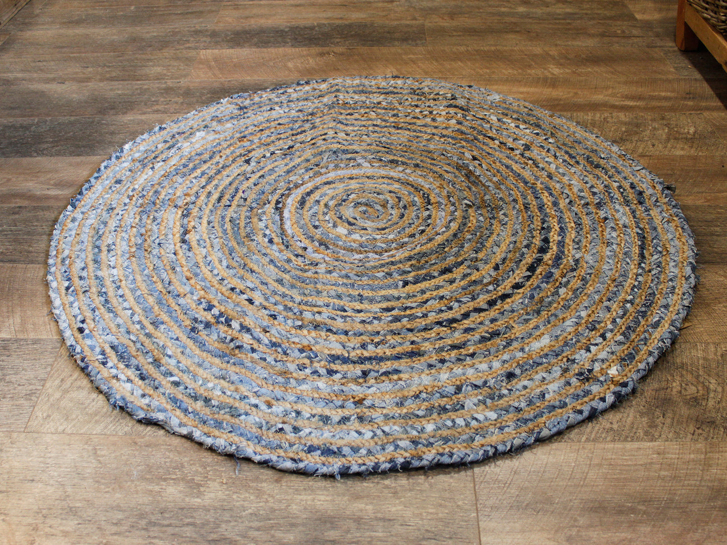 Tapis rond  en jute beige artisanal indien - décoration hippie, boho pour le salon, la chambre, le salon de yoga